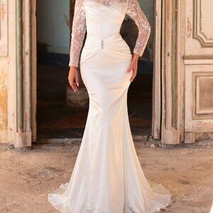 White Glamorous Women's Sequined Wedding Gown
